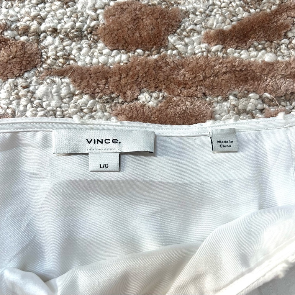 Vince White Textured Floral Skirt Size L - Picture 4 of 8